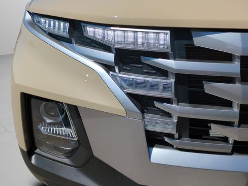 Certified 2023 Hyundai Santa Cruz SEL image 9