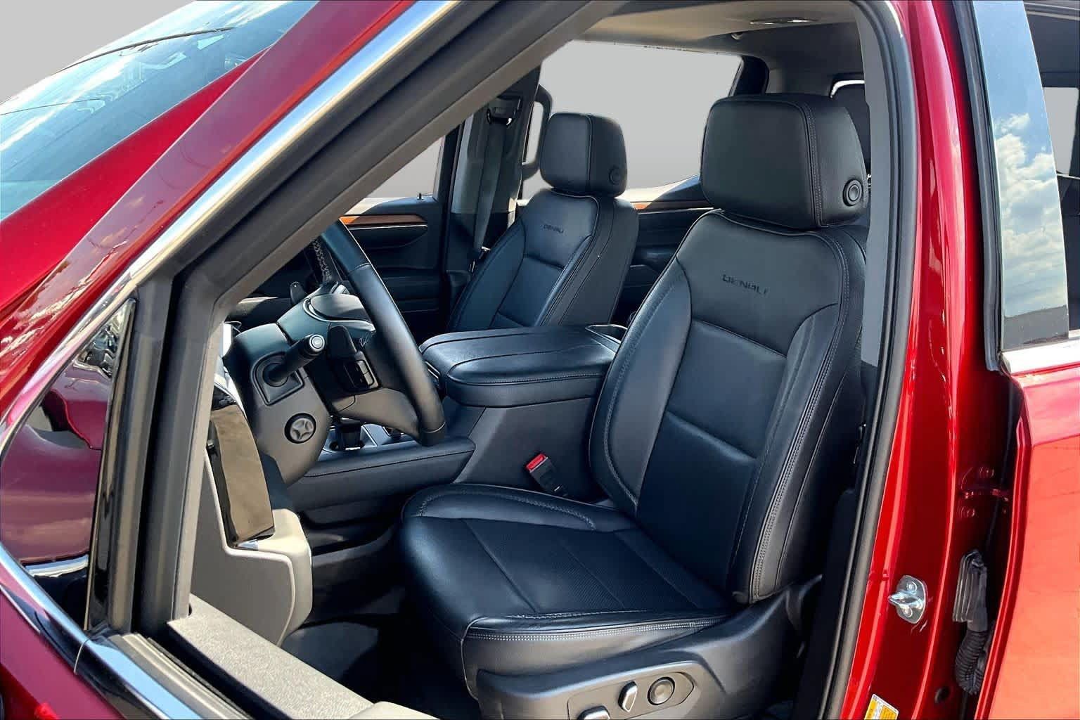 Used 2023 GMC Sierra 1500 Denali w/ Denali Reserve Package AWD/4WD image 8