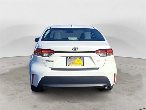 Used 2023 Toyota Corolla LE w/ LE Convenience Package image 4