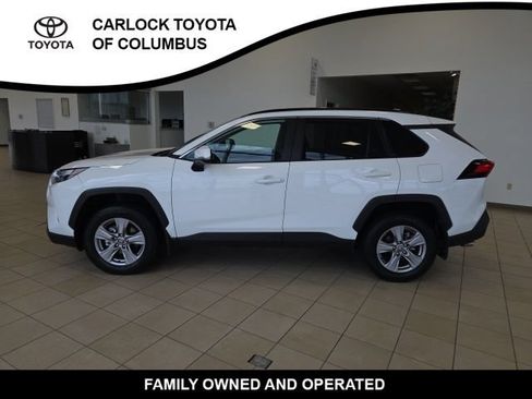 Used 2025 Toyota RAV4 XLE w/ Convenience Package FWD image 1