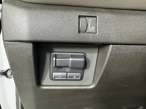 Used 2024 Chevrolet Colorado ZR2 AWD/4WD image 23