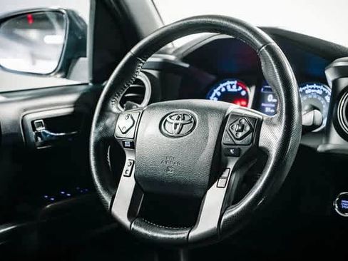 Used 2019 Toyota Tacoma TRD Sport w/ Technology Package image 14