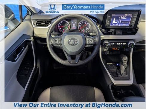 Used 2022 Toyota RAV4 XLE image 15