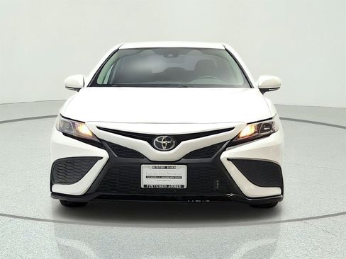 Used 2023 Toyota Camry SE w/ Convenience Package FWD image 2