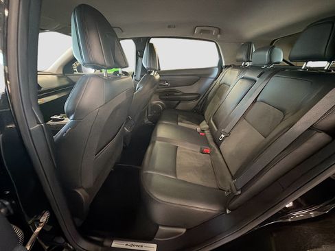 Used 2023 Nissan Ariya AWD image 29