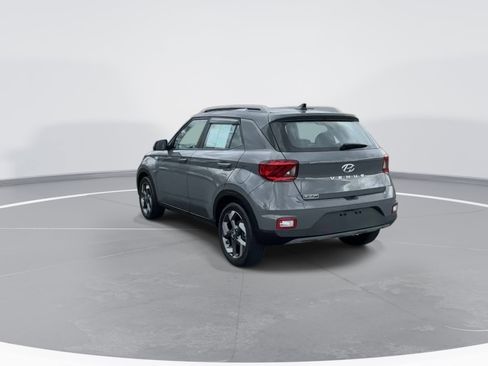 Used 2021 Hyundai Venue SEL image 5