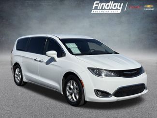 Used 2018 Chrysler Pacifica Touring Plus w/ Tire & Wheel Group video 1