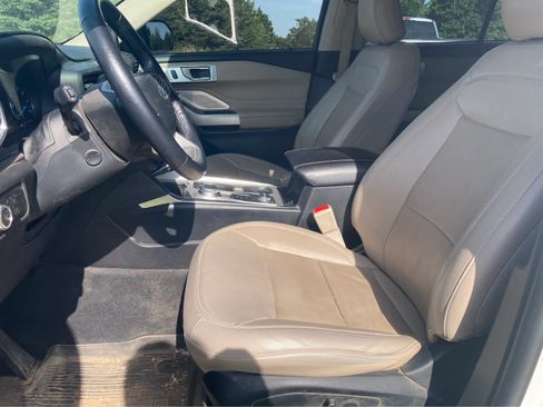 Used 2023 Ford Explorer Limited w/ Limited Technology Package AWD/4WD image 5