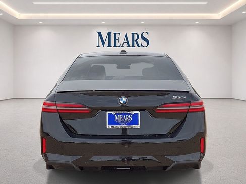Used 2024 BMW 530i w/ M Sport Package RWD image 4