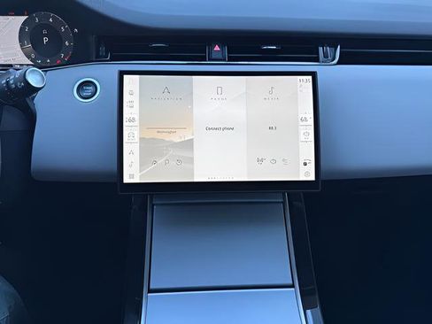 Certified 2025 Land Rover Range Rover Evoque S image 27