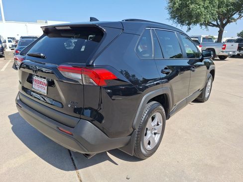Used 2025 Toyota RAV4 XLE w/ Convenience Package AWD/4WD image 6
