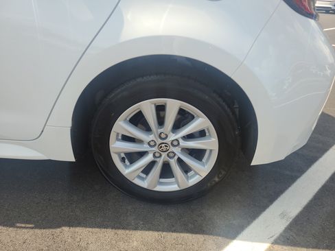 Certified 2025 Toyota Corolla SE w/ SE Package FWD image 10