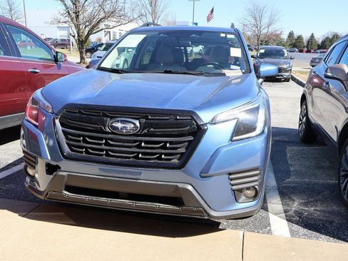 Used 2023 Subaru Forester Premium image 11