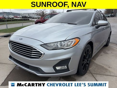 Used 2020 Ford Fusion SE w/ Equipment Group 151A image 4