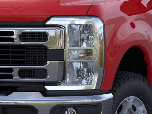 New 2026 Ford F250 XLT w/ FX4 Off-Road Package AWD/4WD image 36