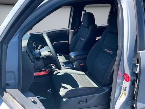 Used 2025 Nissan Frontier PRO-4X AWD/4WD image 21
