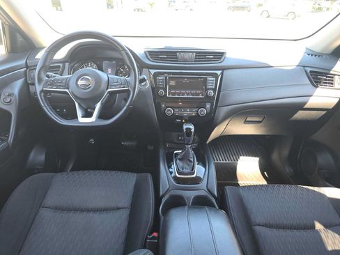 Used 2018 Nissan Rogue SV AWD/4WD image 18