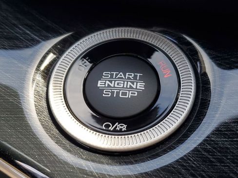 Used 2022 Jeep Grand Cherokee Trailhawk w/ Luxury Tech Group III image 34