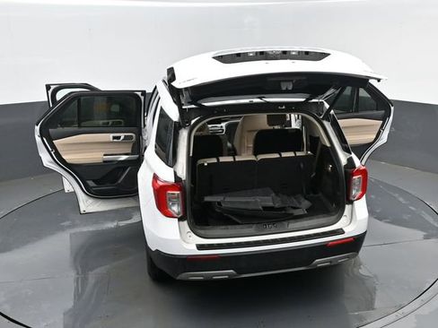 Used 2023 Ford Explorer XLT w/ Equipment Group 202A image 28