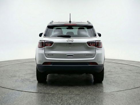 Used 2025 Jeep Compass Limited AWD/4WD image 7