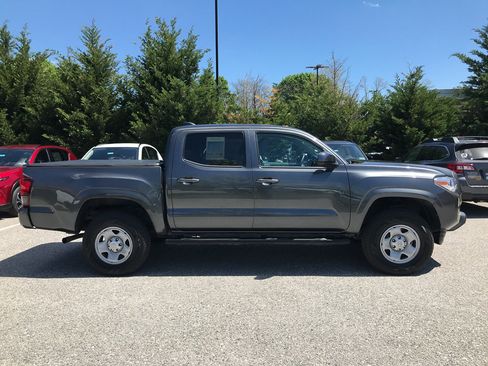 Certified 2023 Toyota Tacoma SR AWD/4WD image 8