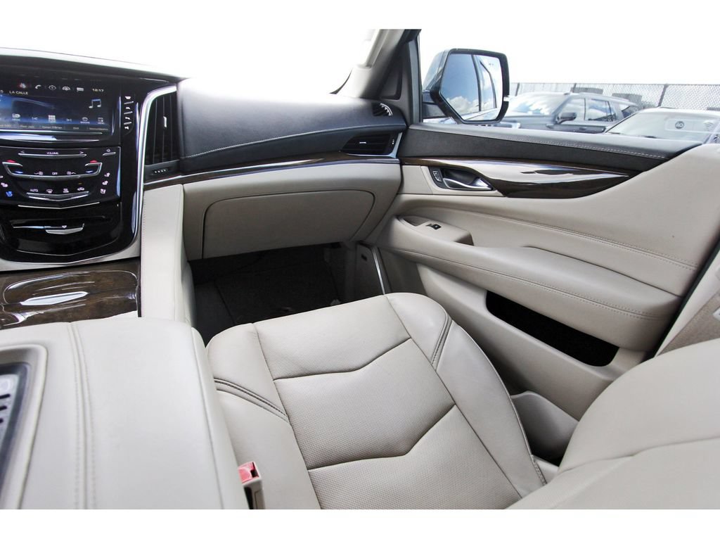 Used 2019 Cadillac Escalade Luxury RWD image 10