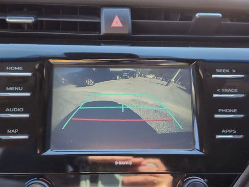 Used 2020 Toyota Camry SE image 15