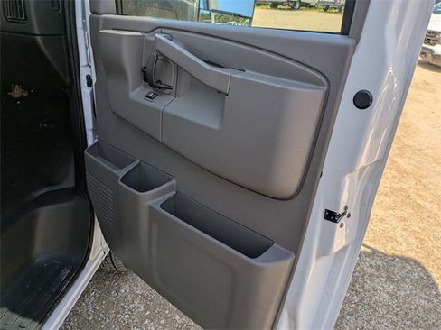New 2025 Chevrolet Express 3500 w/ Power Convenience Package image 25