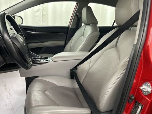 Used 2022 Toyota Camry XSE w/ Carpet Mat Package (TMS) AWD/4WD image 9