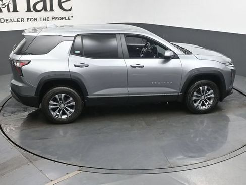 New 2026 Chevrolet Equinox LT w/ Safety and Technology Package FWD image 17