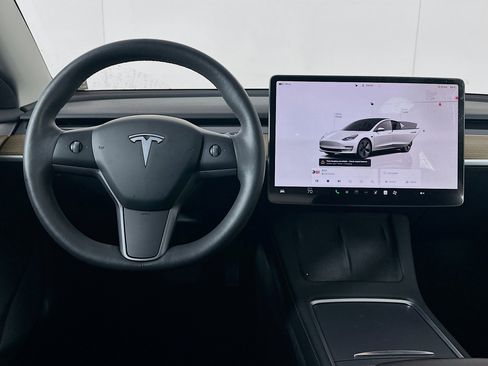 Used 2023 Tesla Model 3 Standard Range image 17