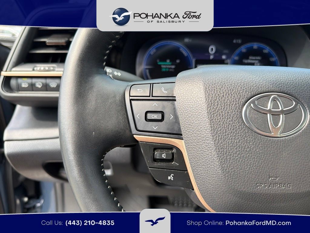 Used 2025 Toyota Crown Signia w/ Advanced Technology Package AWD/4WD image 17