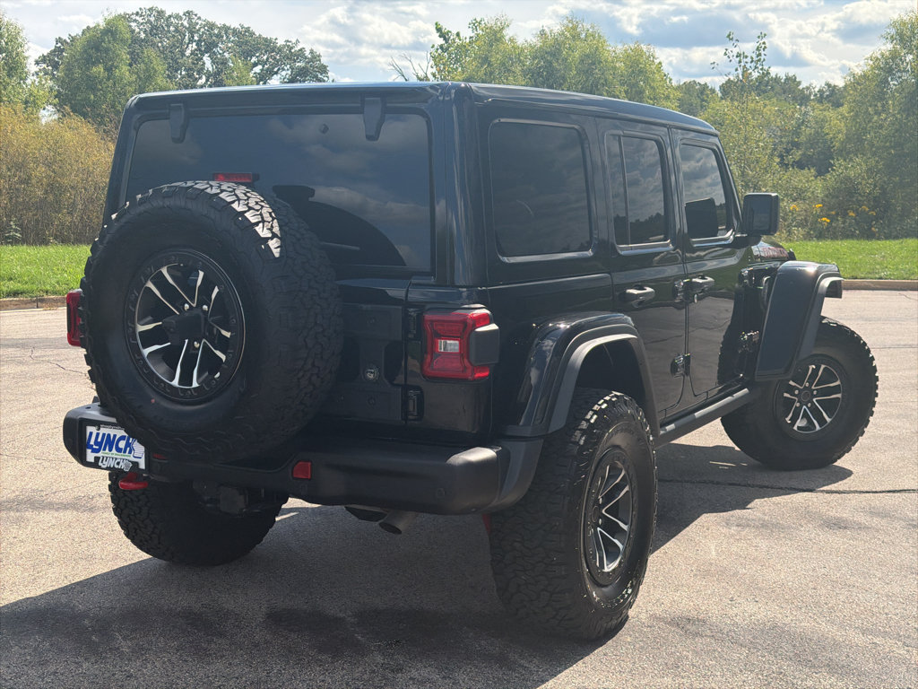 Used 2025 Jeep Wrangler Unlimited Rubicon AWD/4WD image 4