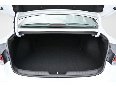 New 2025 Hyundai Elantra Sport image 9