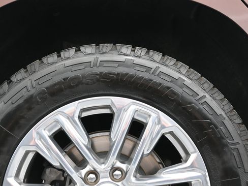 Used 2022 GMC Yukon SLT w/ SLT Premium Package image 45