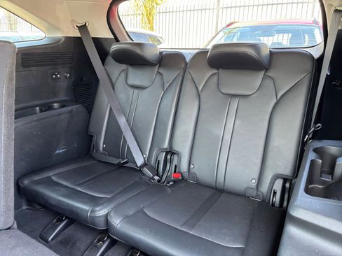 Used 2024 Kia Sorento S FWD image 31