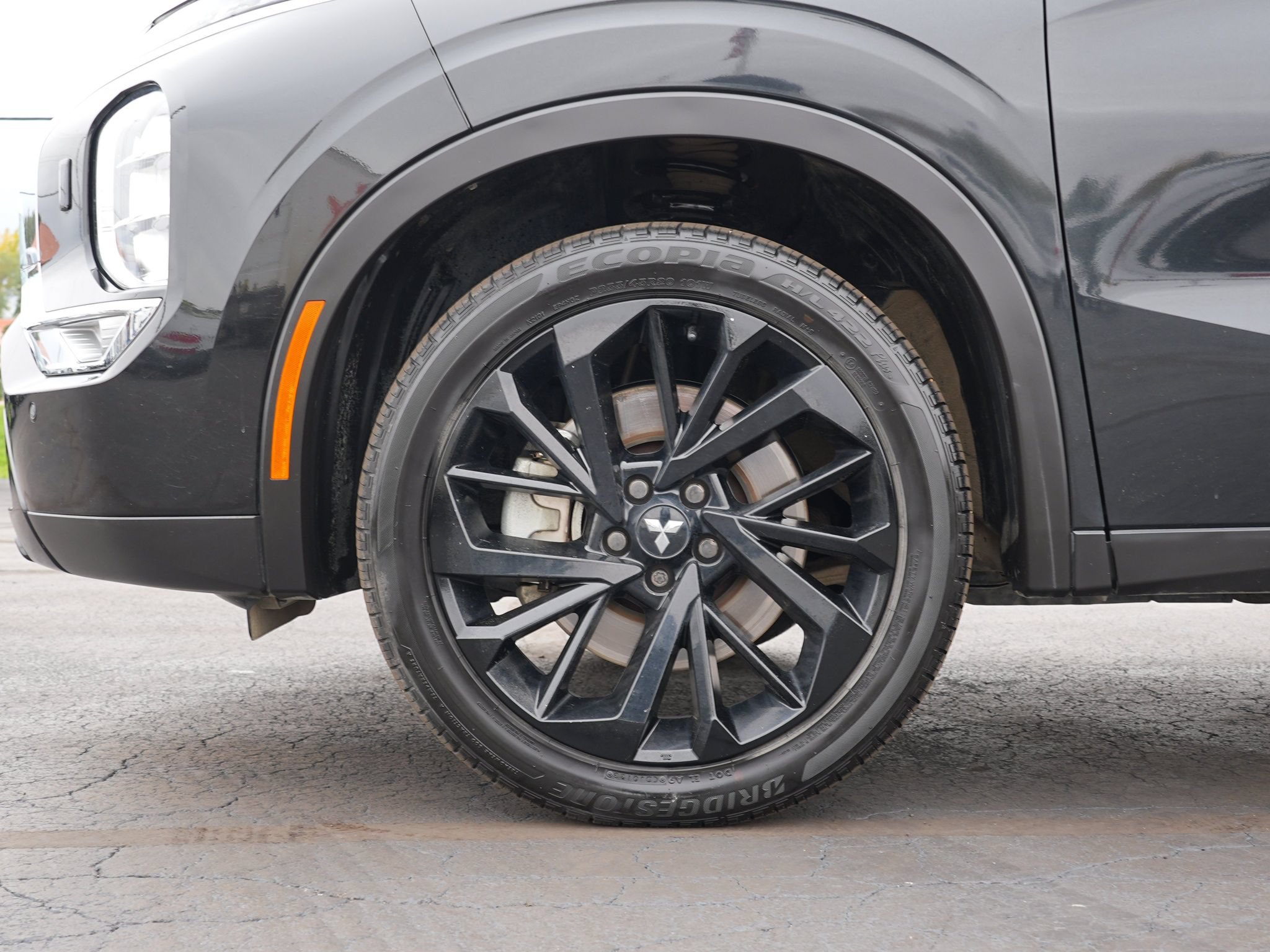 Used 2023 Mitsubishi Outlander SE Black Edition AWD/4WD image 12