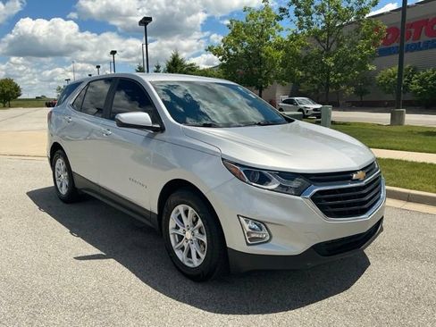 Used 2021 Chevrolet Equinox LT FWD image 2