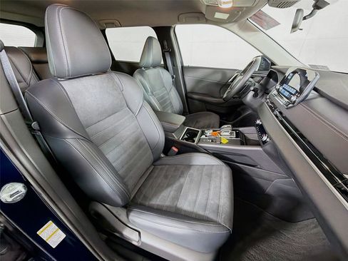 Used 2024 Mitsubishi Outlander SE AWD/4WD image 30
