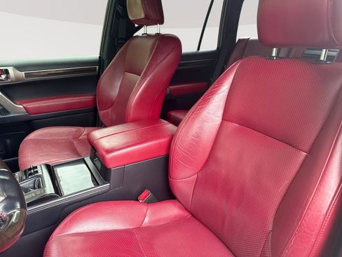 Used 2020 Lexus GX 460 Luxury w/ Luxury Sport Package AWD/4WD image 13