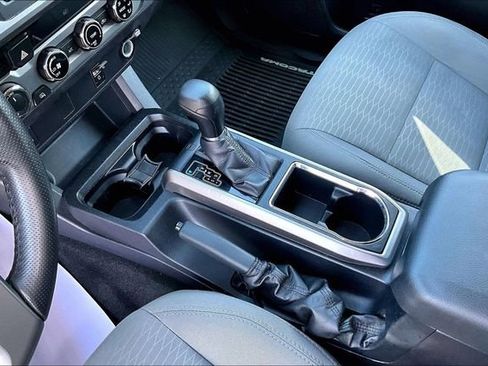 Used 2017 Toyota Tacoma SR5 image 17