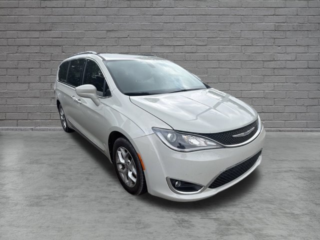 Used 2017 Chrysler Pacifica Touring-L Plus FWD image 3