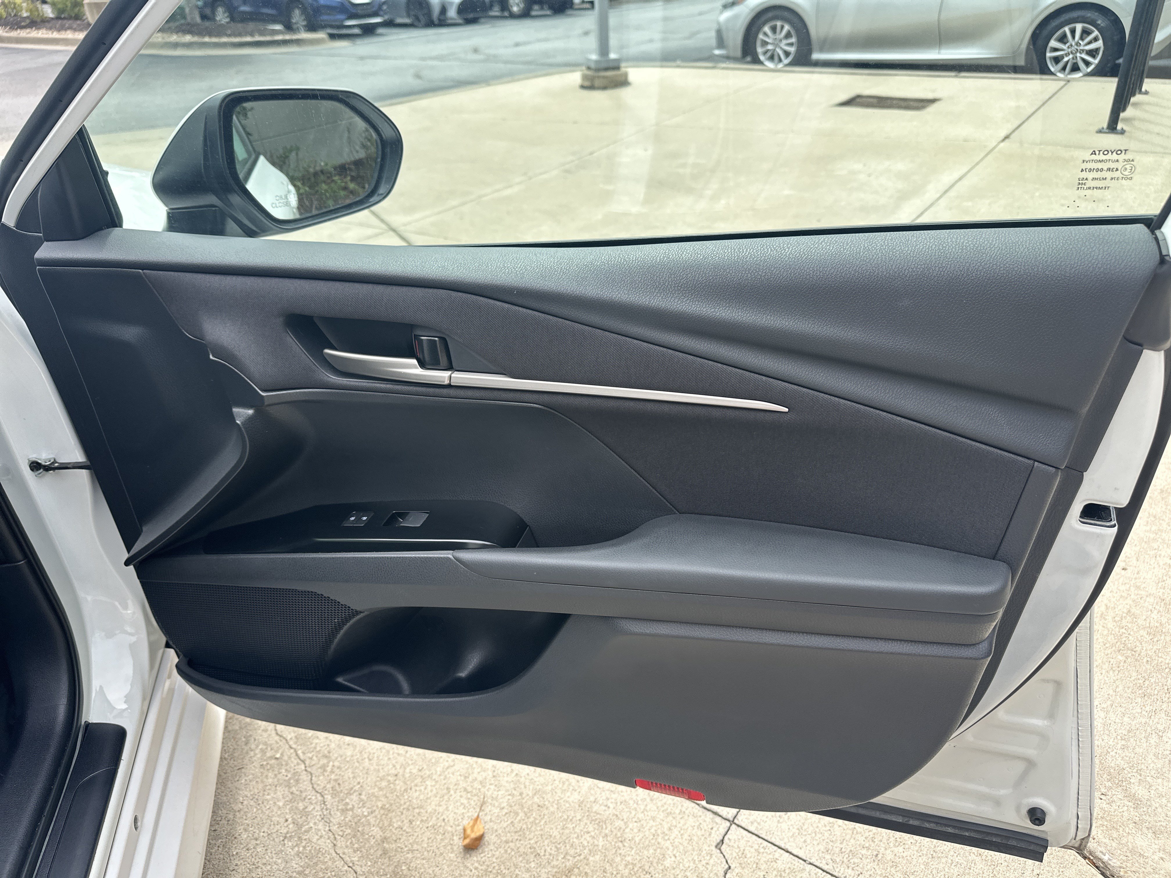 Used 2025 Toyota Camry LE FWD image 29