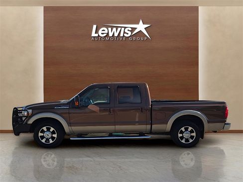Used 2012 Ford F250 Lariat w/ Camper Pkg image 2
