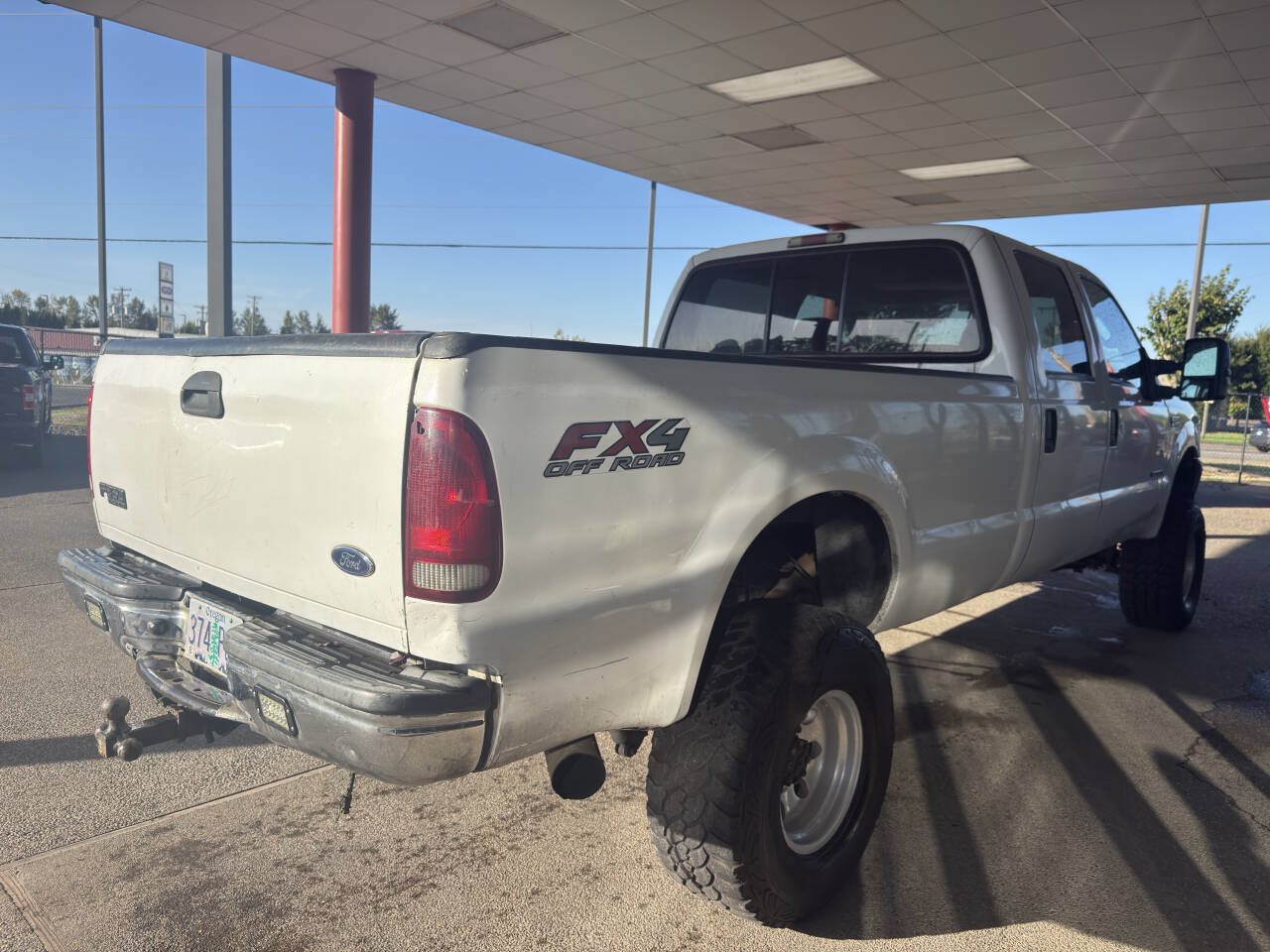 Used 2003 Ford F350 Lariat AWD/4WD image 2