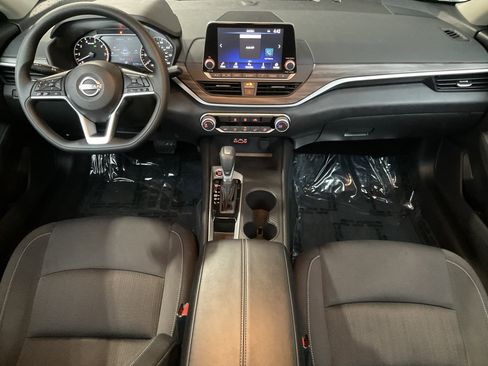 Used 2025 Nissan Altima 2.5 SV image 20