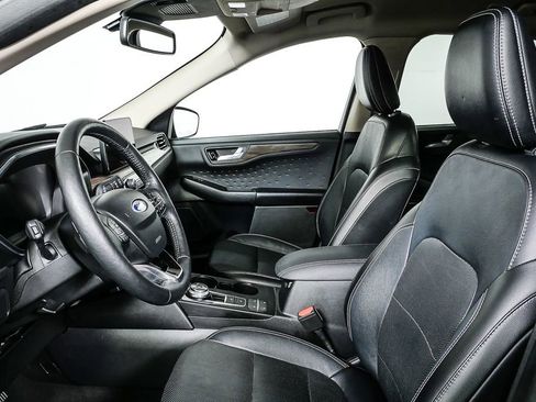 Used 2020 Ford Escape Titanium image 10