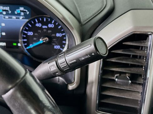 Used 2018 Ford F250 Lariat w/ Chrome Package image 24