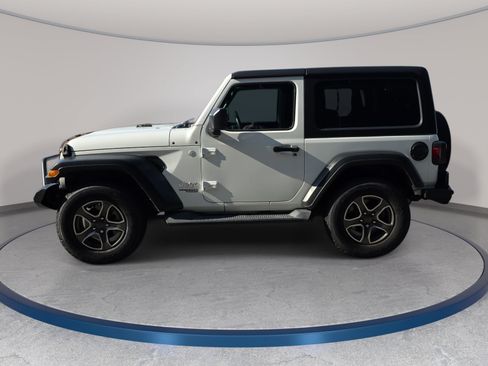 Used 2018 Jeep Wrangler Sport AWD/4WD image 3