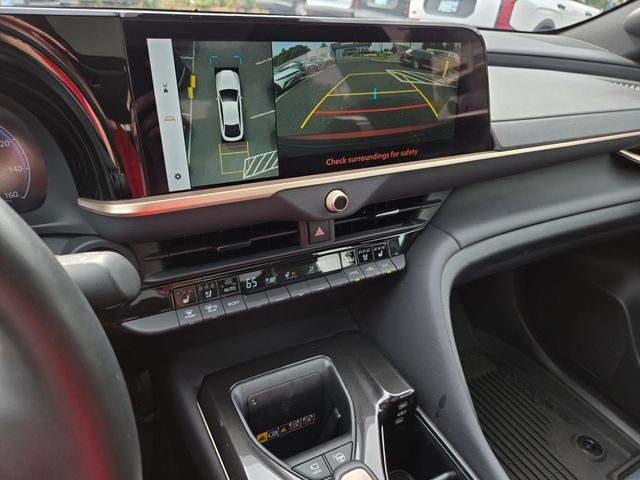 Used 2025 Toyota Crown Platinum AWD/4WD image 27